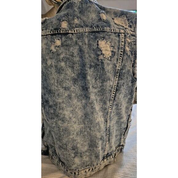 EUC HENRY & WILLIAM VEST MENS DENIM BIKER TRUCKER BUTTON DISTRESSED SZ L - Picture 4 of 6